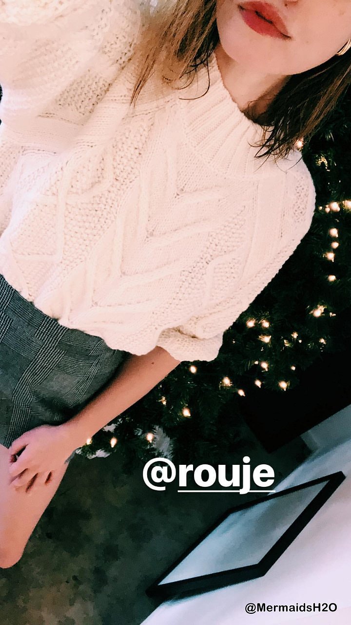 Phoebe Tonkin - Instagram Story Diciembre 2017