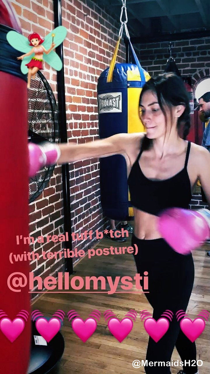 Phoebe Tonkin - Instagram Story Junio 2018
