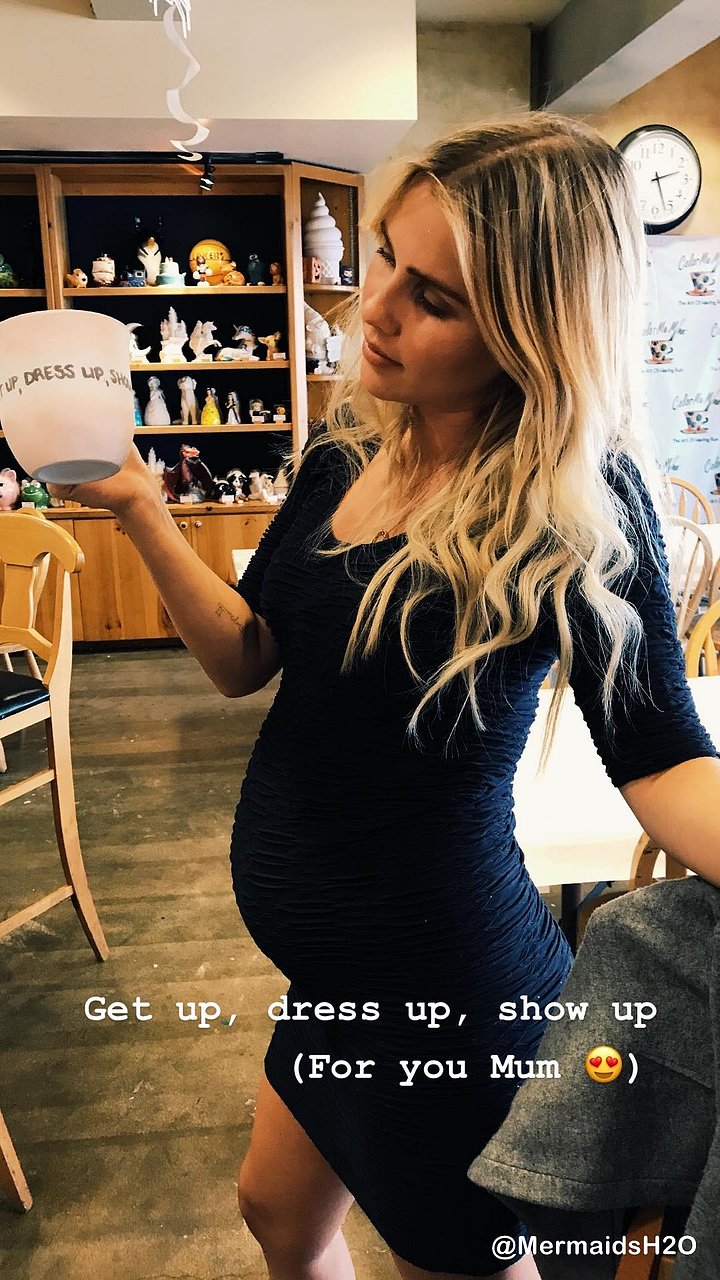 Claire Holt durante su embarazo | Oct 2018