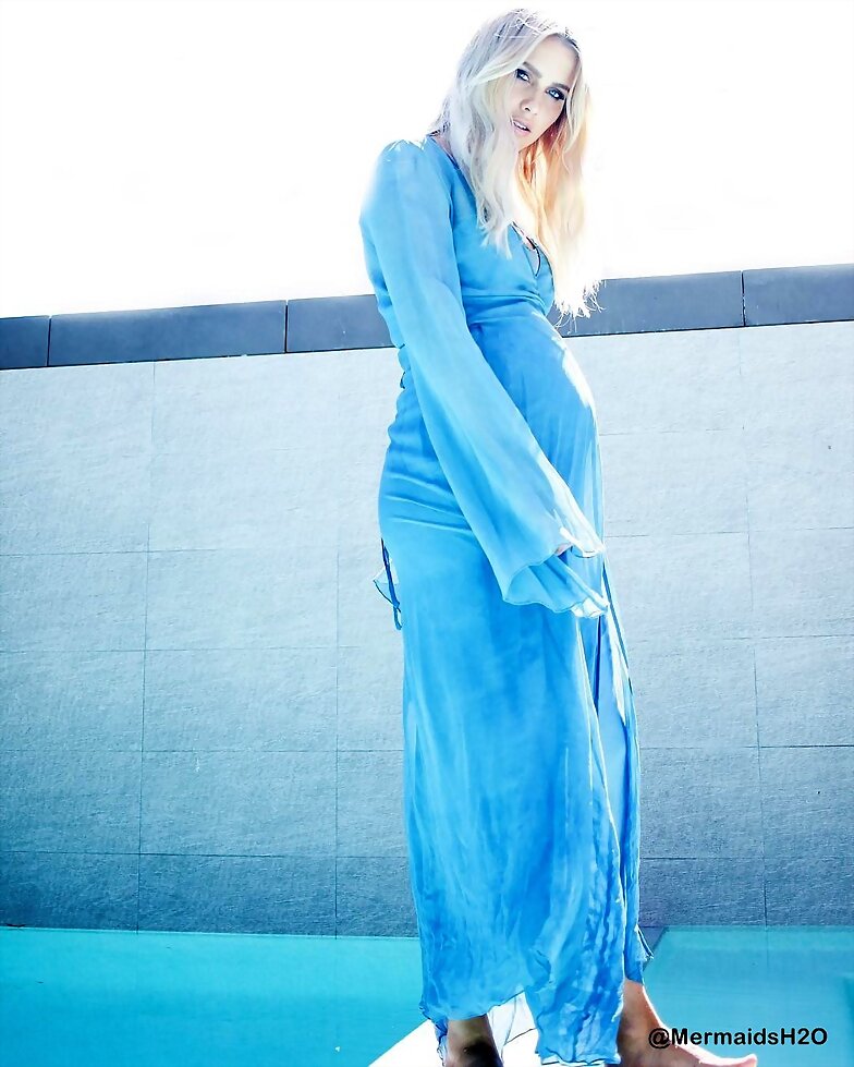 Claire Holt durante su embarazo | Enero 2019