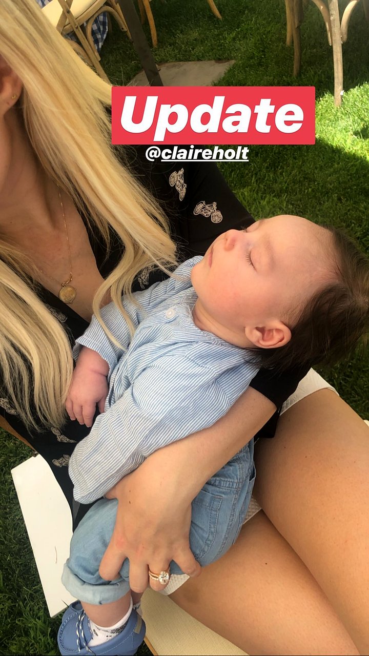 Claire Holt con su hijo James Holt Joblon