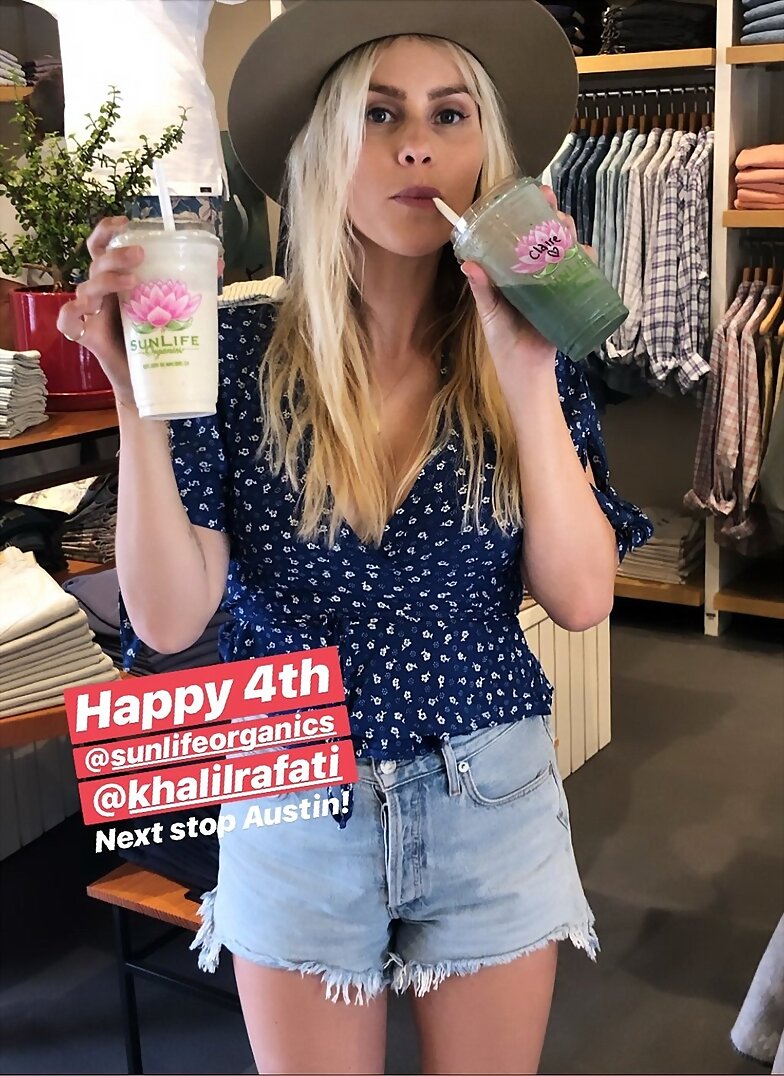 Claire Holt celebrando el 4 de Julio 2019