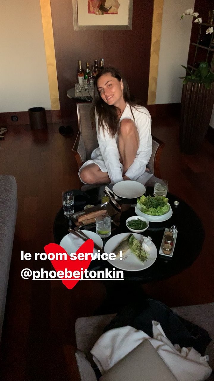 Phoebe Tonkin en Paris | July 2019
