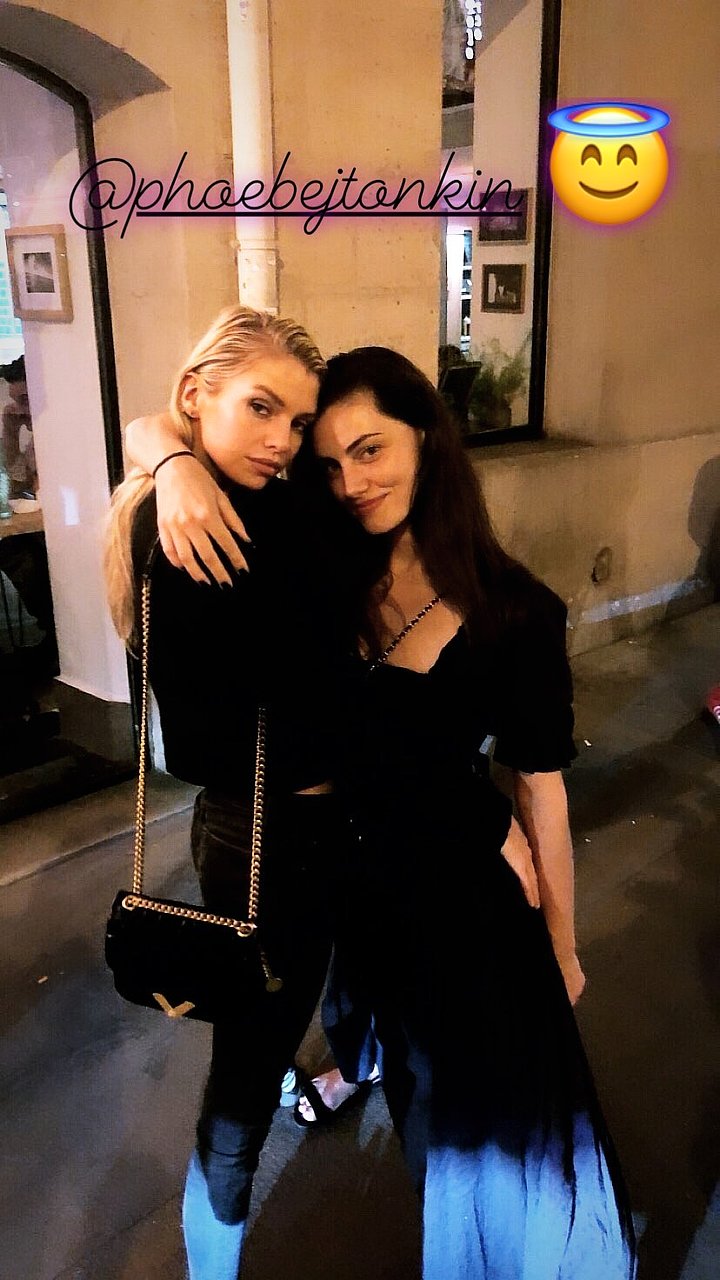 Phoebe Tonkin & Stella Maxwell en Paris -July 2019