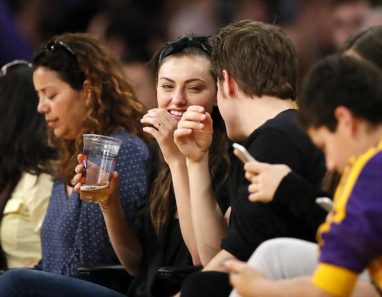 Phoebe Tonkin & Paul Wesley - LA Lakers game 2015