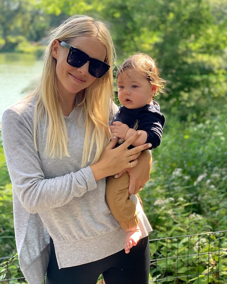 Claire Holt con su hijo James Holt Joblon | 2019