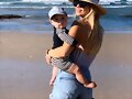 Claire Holt con su familia en Australia | Dec 2019