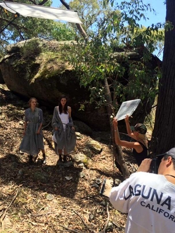 Phoebe Tonkin BTS photoshoot Vogue Australia 2015