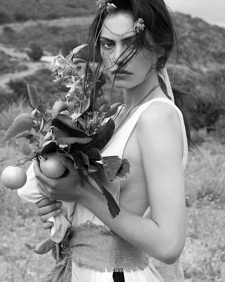 Phoebe Tonkin photoshoot Unconditional Mag 2015