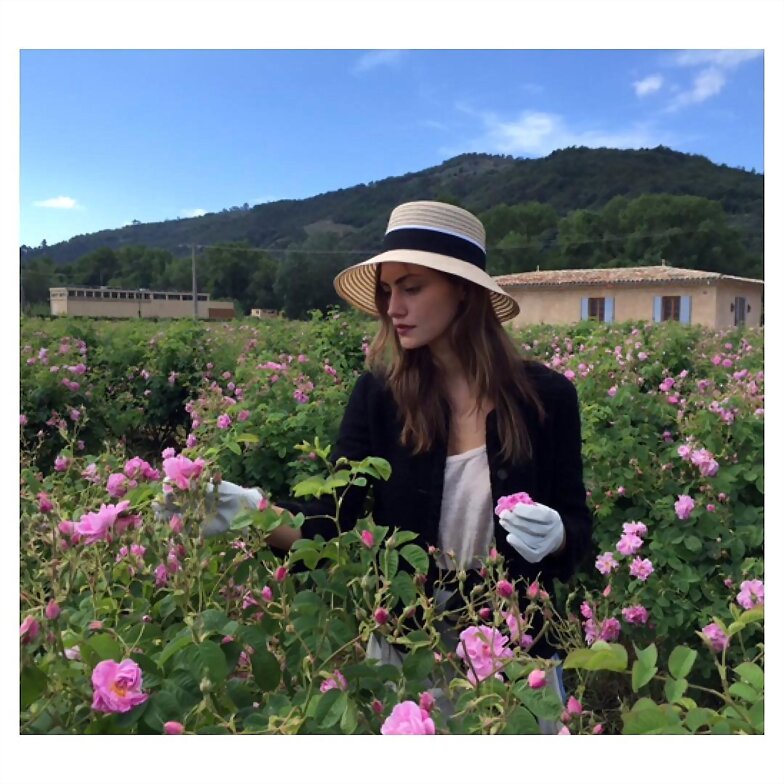 Phoebe Tonkin flores para Chanel No.5, France 2016