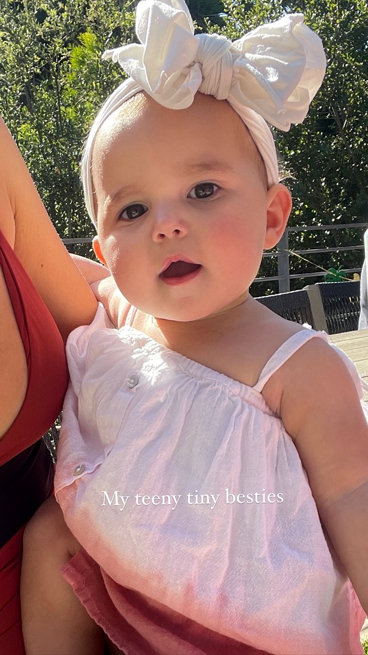 Claire Holt con su hija Elle Holt Joblon 2021 MermaidsH2O