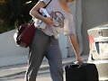 Phoebe Tonkin - Lunch at the Newsroom Cafe, Feb 25