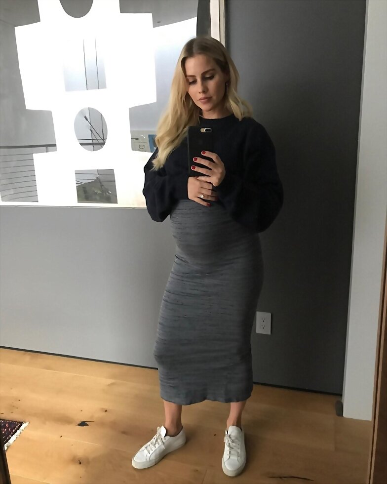 Claire Holt durante su primer embarazo | 2018