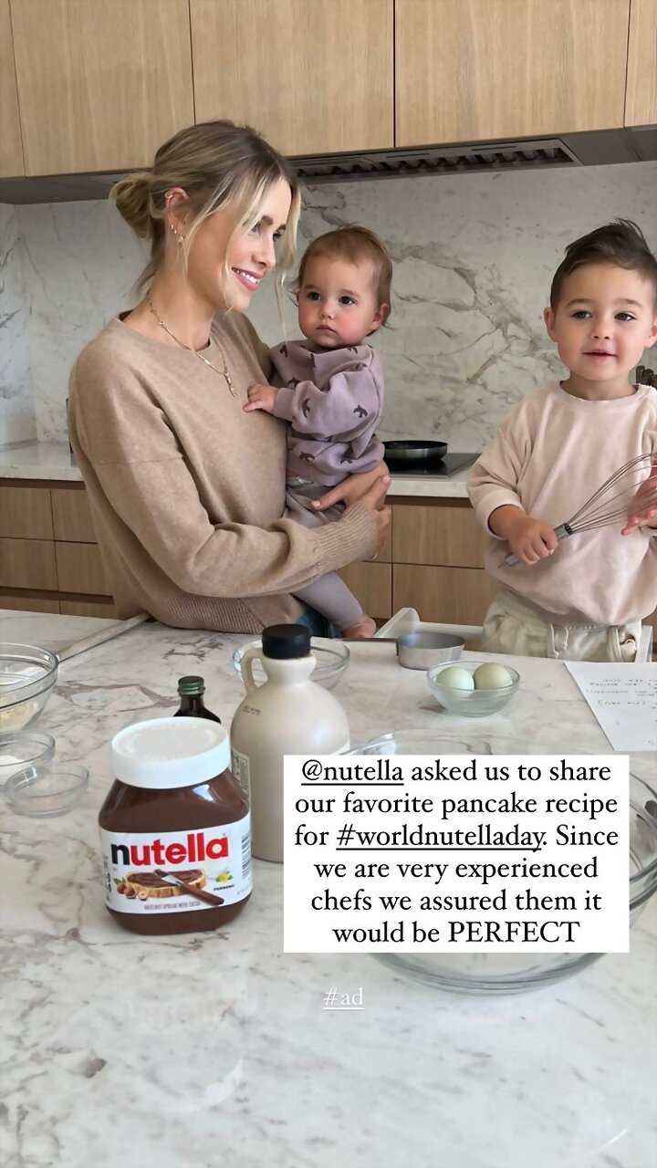 Claire Holt con sus hijos y Nutella | Feb 2021
