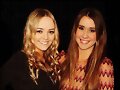 Cleo Massey con una amiga