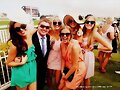 Cleo Massey con sus amigas