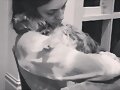 Phoebe Tonkin con su perrita Lola