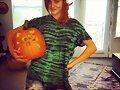 Phoebe Tonkin te desea Happy Halloween!