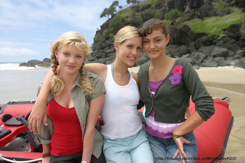 H2O Just Add Water: Cariba, Claire y Phoebe