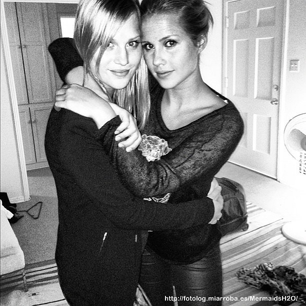 Claire Holt con su hermana pequeña Madeline Holt