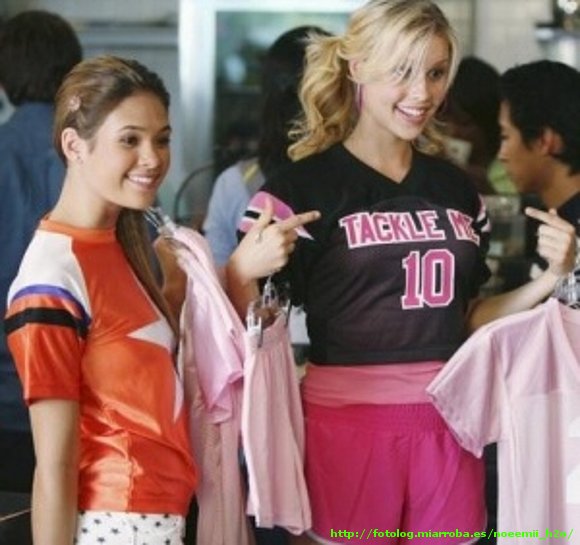 Fotos promoción de Claire en su peli "Mean Girls2"