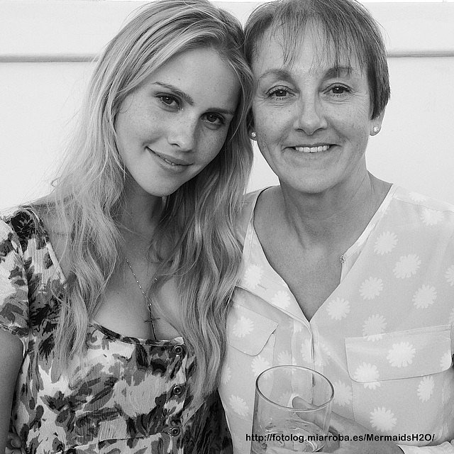 Claire Holt con su madre