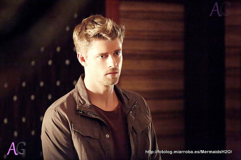 Luke Mitchell - Agents of SHIELD 2x16 Afterlife