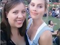 Claire Holt con una fan en Coachella (2015)