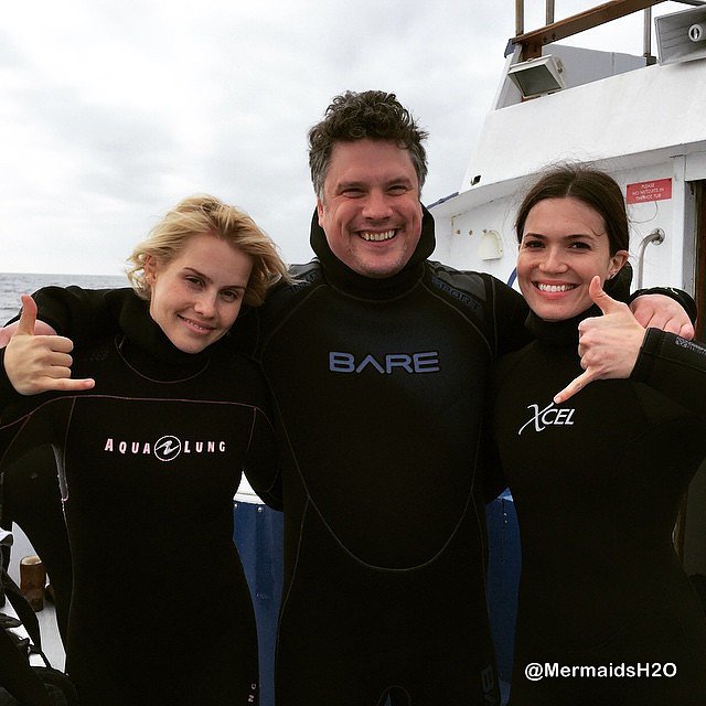 Claire Holt & Mandy Moore BTS "47 Meters Down"