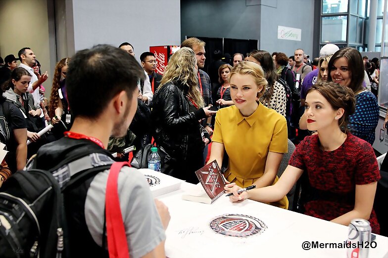 Lucy Fry Autograph Signing Comic-Con New York 2013