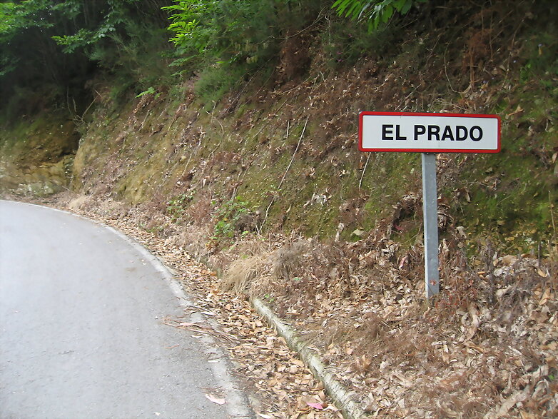 El Prado entrada al pueblo ( tineo asturias )