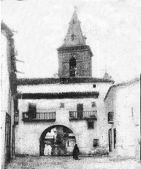 Antigüa foto de la Torre de la Iglesia