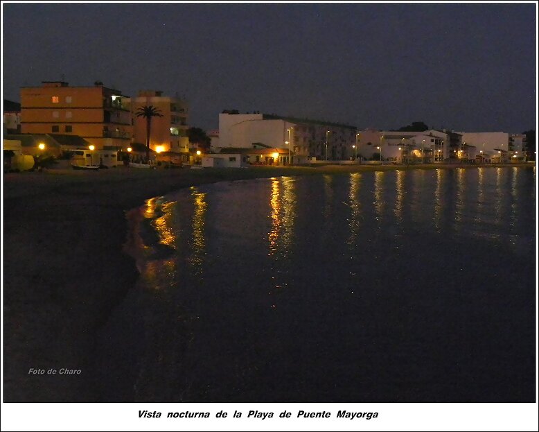 Vista nocturna  de  la  playa  de  Puente  Mayorga