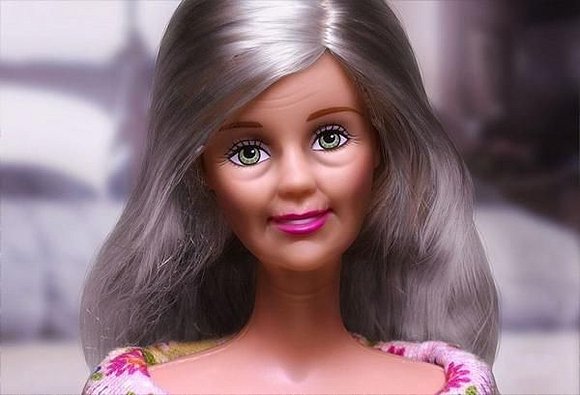 me piro por una Barbie!!!!