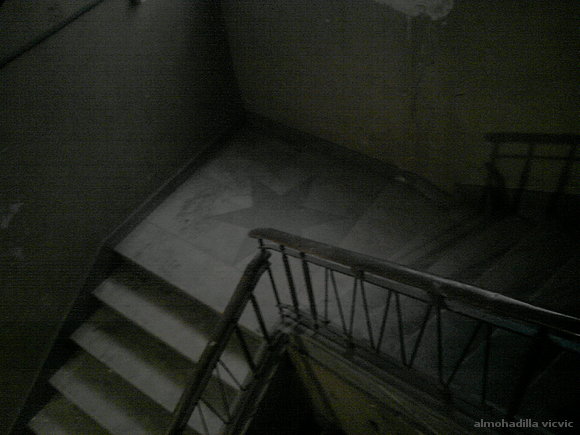 escalera sótano "abandonado"