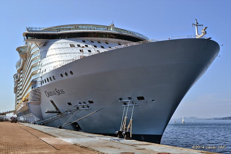 I get to Vigo The super mega cruise "Oasis of the