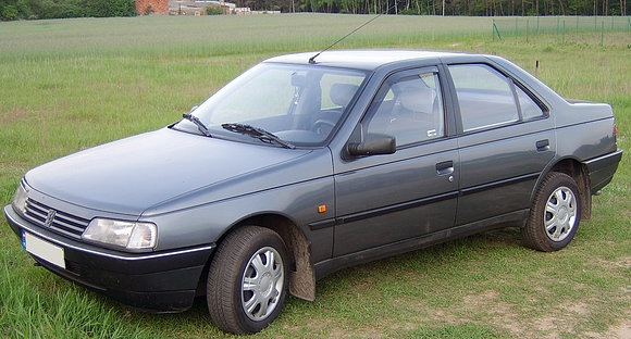 El Peugeot 405 de color gris es podria convertir e