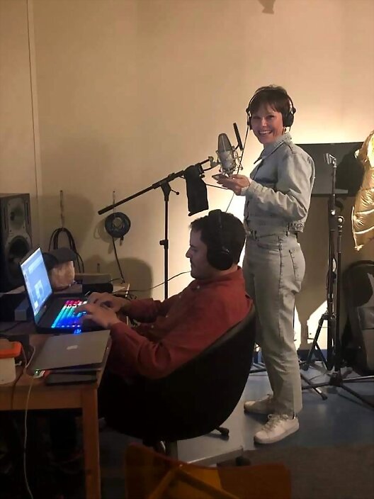 HOY JUEVES 28-2-2019, FOTO DE SORAYA EN EL ESTUDIO