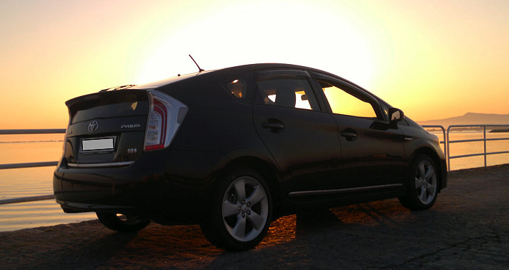 El Prius en su primera puesta de sol