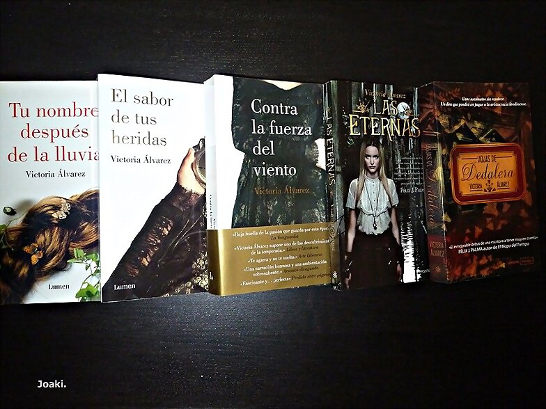 VICTORIA ÁLVAREZ-Sus libros.