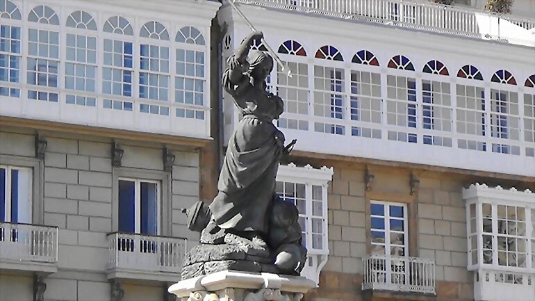 HOY VISITAMOS: A CORUÑA - PLAZA MARIA PITA Y ALRED